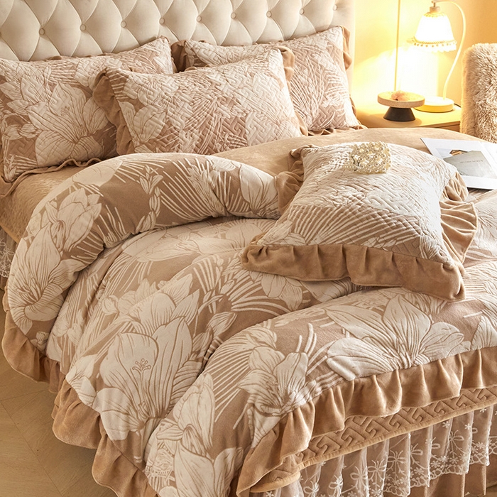 91家纺网 家纺一手货源 找家纺 畅畅家纺 2025新款11斤高克重新款韩版烂花牛奶绒冬季加厚床盖四件套系列 幽兰-咖