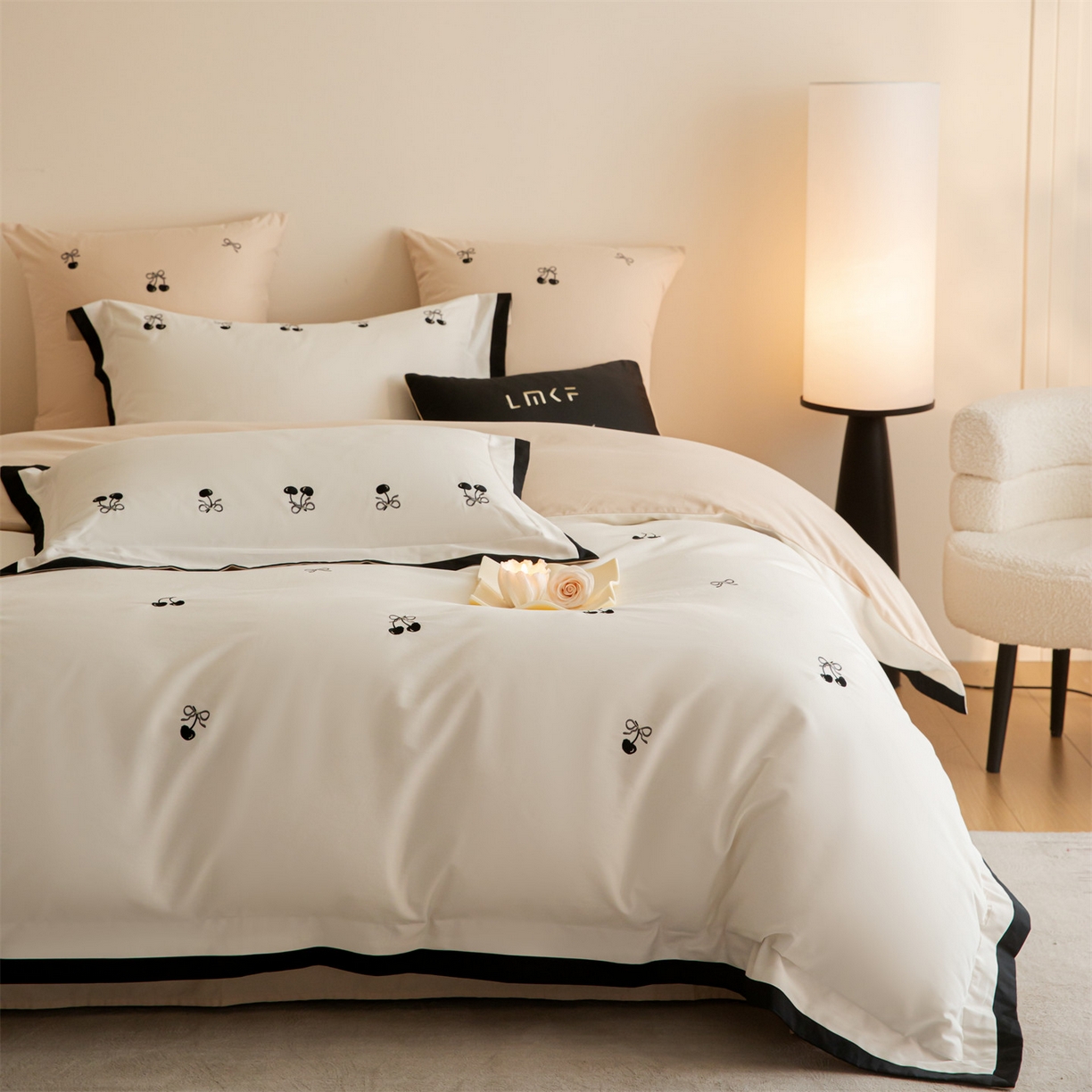 91家纺网 家纺一手货源 找家纺 蓝米卡夫 2025秋冬-全棉60支磨毛绣花-小确樱桃系列（礼盒包装）提供买家秀 小确樱桃-米