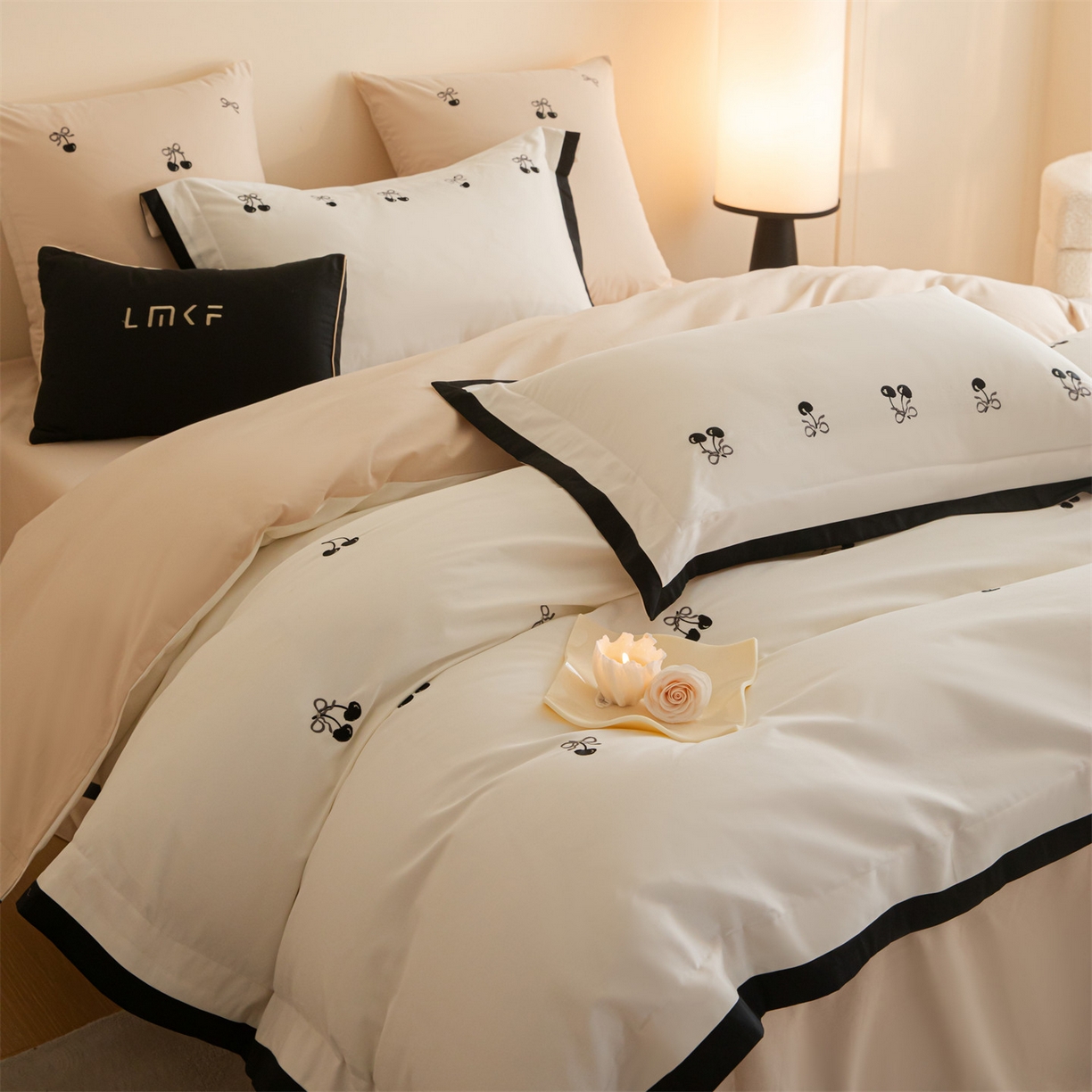 91家纺网 家纺一手货源 找家纺 蓝米卡夫 2025秋冬-全棉60支磨毛绣花-小确樱桃系列（礼盒包装）提供买家秀 小确樱桃-米