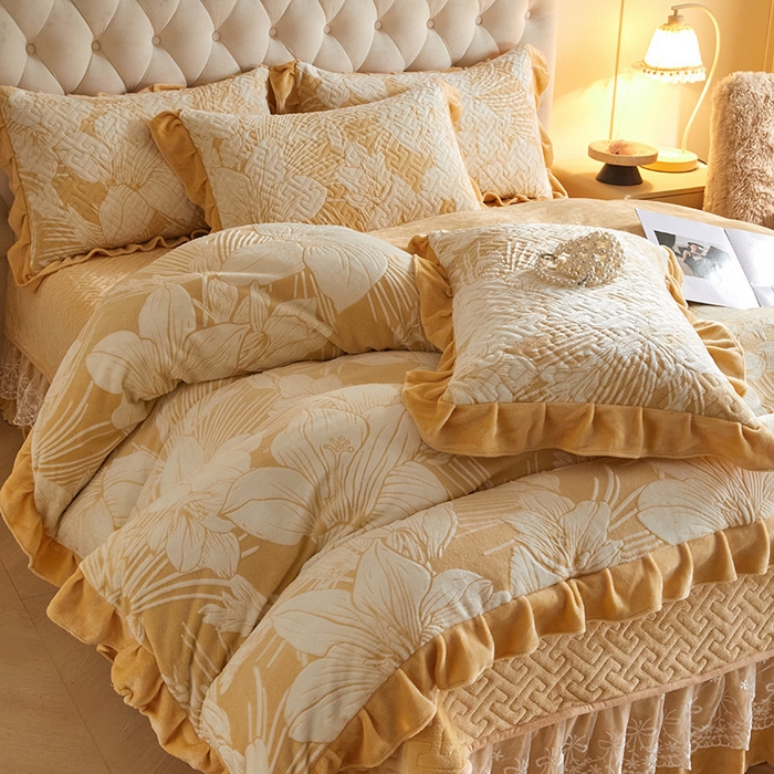 91家纺网 家纺一手货源 找家纺 畅畅家纺 2025新款11斤高克重新款韩版烂花牛奶绒冬季加厚床盖四件套系列 幽兰-嫩黄