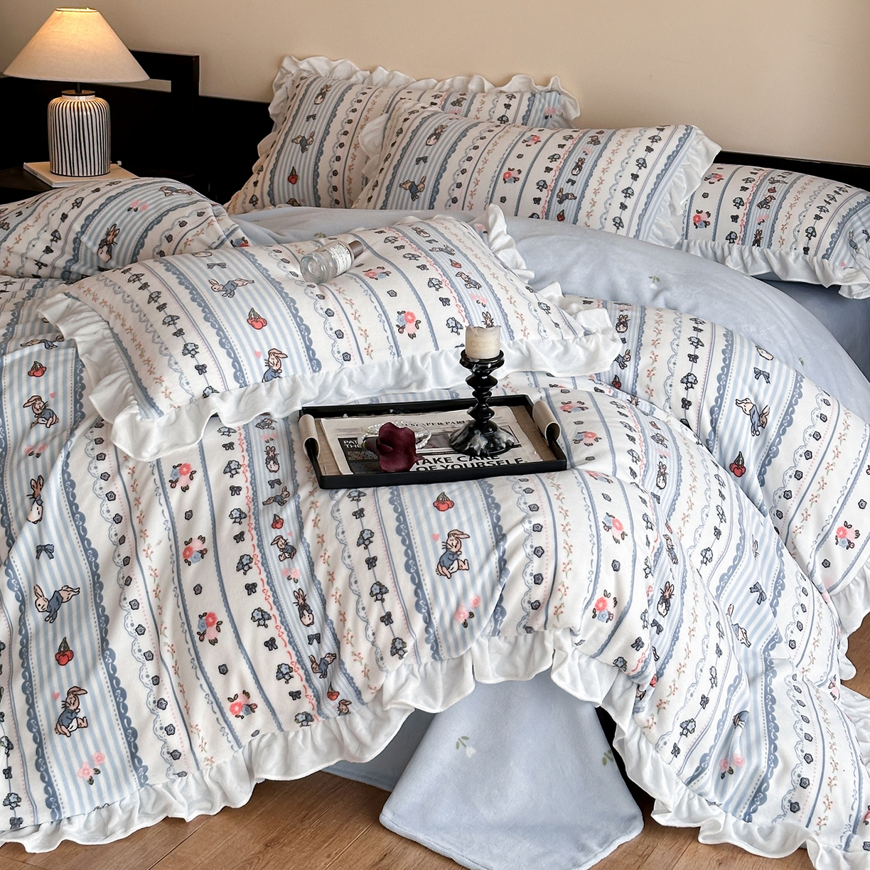 91家纺网 家纺一手货源 找家纺 三朵家纺 2025新款秋冬法式复古风法莱绒花边四件套 兰亭