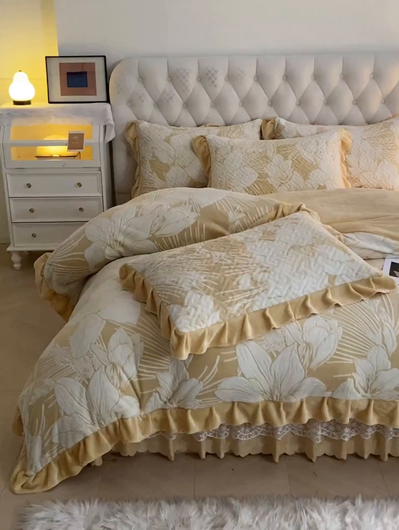 91家纺网 家纺一手货源 找家纺 畅畅家纺 2025新款11斤高克重新款韩版烂花牛奶绒冬季加厚床盖四件套系列 幽兰-嫩黄