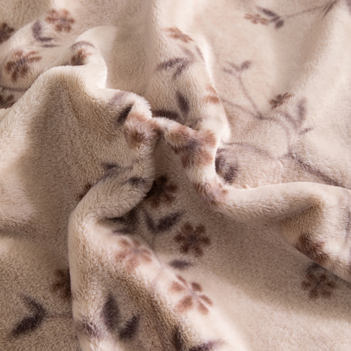 91家纺网 家纺一手货源 找家纺 （总）锦罗绣 2025新款全消光兔绒300克牛奶绒四件套