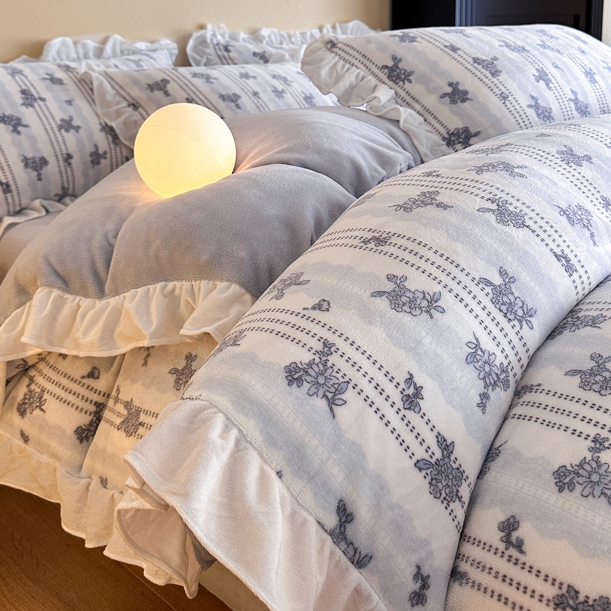 三朵家纺 2025新款秋冬法式复古风法莱绒花边四件套 青黛