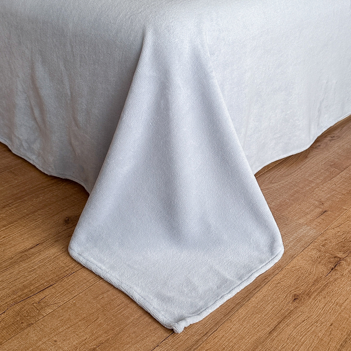 91家纺网 家纺一手货源 找家纺 三朵家纺 2025新款秋冬法式复古风法莱绒花边四件套 青黛