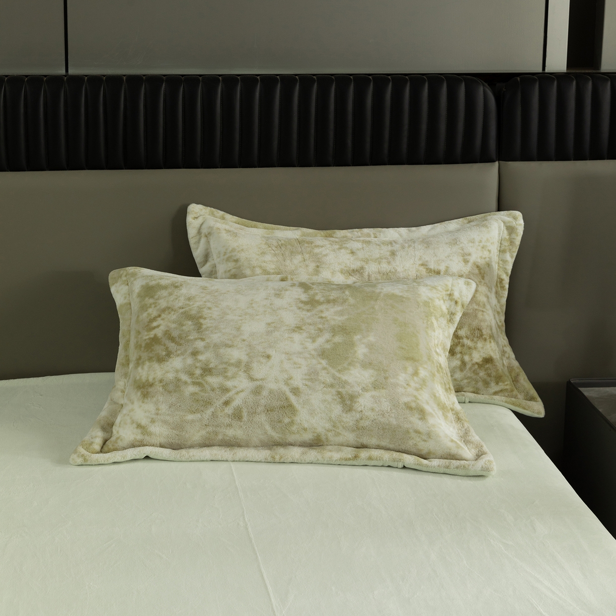 91家纺网 家纺一手货源 找家纺 锦罗绣 2025新款全消光兔绒300克牛奶绒四件套 绿野仙踪