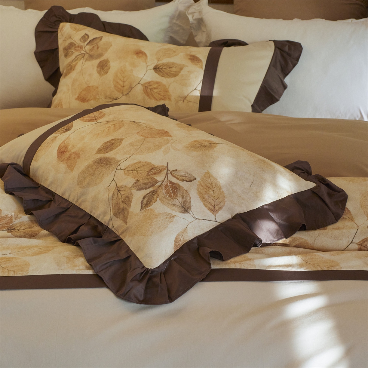 91家纺网 家纺一手货源 找家纺 （总）蓝米卡夫 2025秋冬-全棉60支磨毛印+绣-法尔漫系列（礼盒包装）-拍摄风格1 提供买家秀