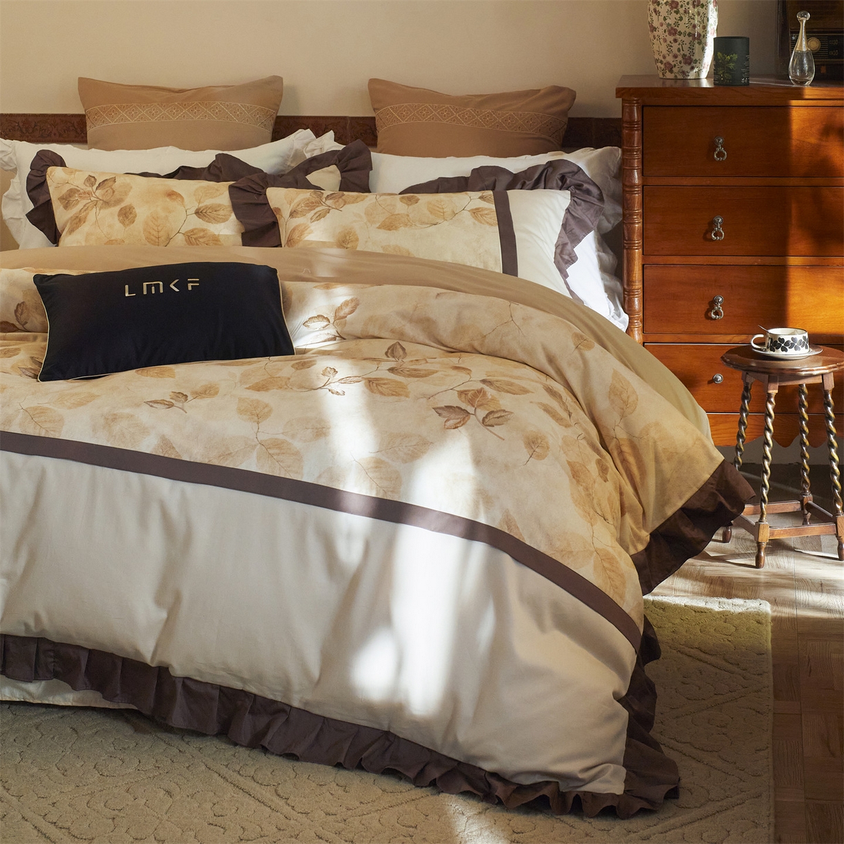 91家纺网 家纺一手货源 找家纺 （总）蓝米卡夫 2025秋冬-全棉60支磨毛印+绣-法尔漫系列（礼盒包装）-拍摄风格1 提供买家秀