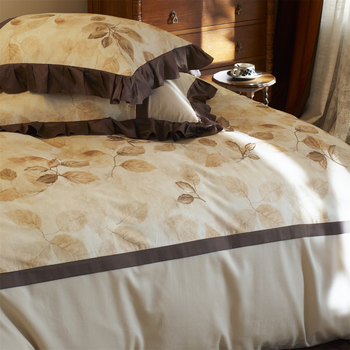 91家纺网 家纺一手货源 找家纺 （总）蓝米卡夫 2025秋冬-全棉60支磨毛印+绣-法尔漫系列（礼盒包装）-拍摄风格1 提供买家秀