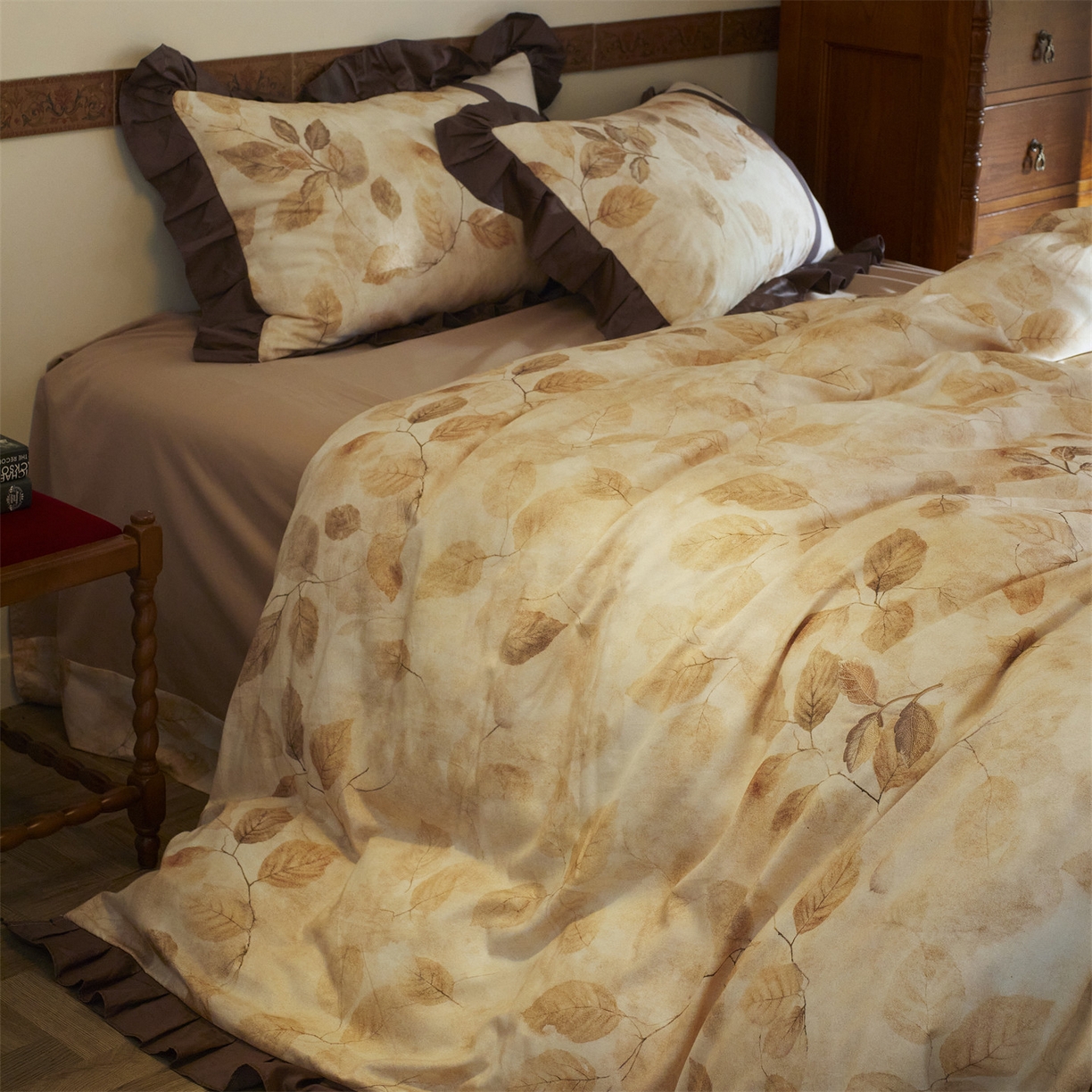 91家纺网 家纺一手货源 找家纺 （总）蓝米卡夫 2025秋冬-全棉60支磨毛印+绣-法尔漫系列（礼盒包装）-拍摄风格1 提供买家秀