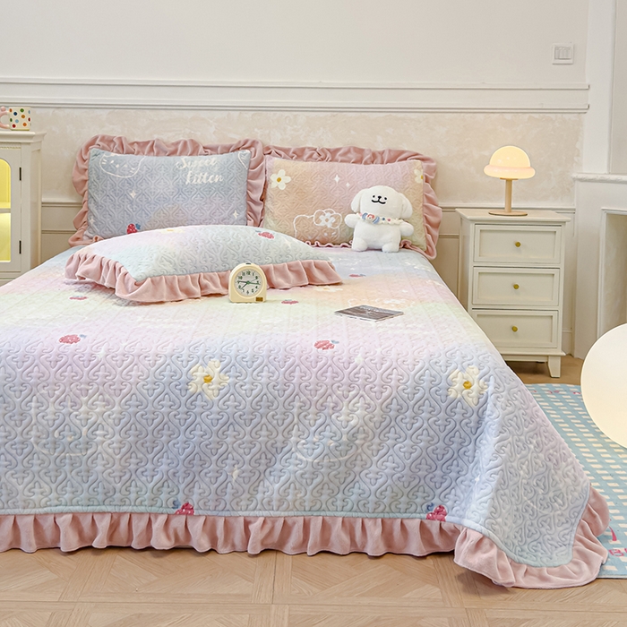 91家纺网 家纺一手货源 找家纺 归属 2025新款牛奶绒床盖四件套 kitty猫草莓