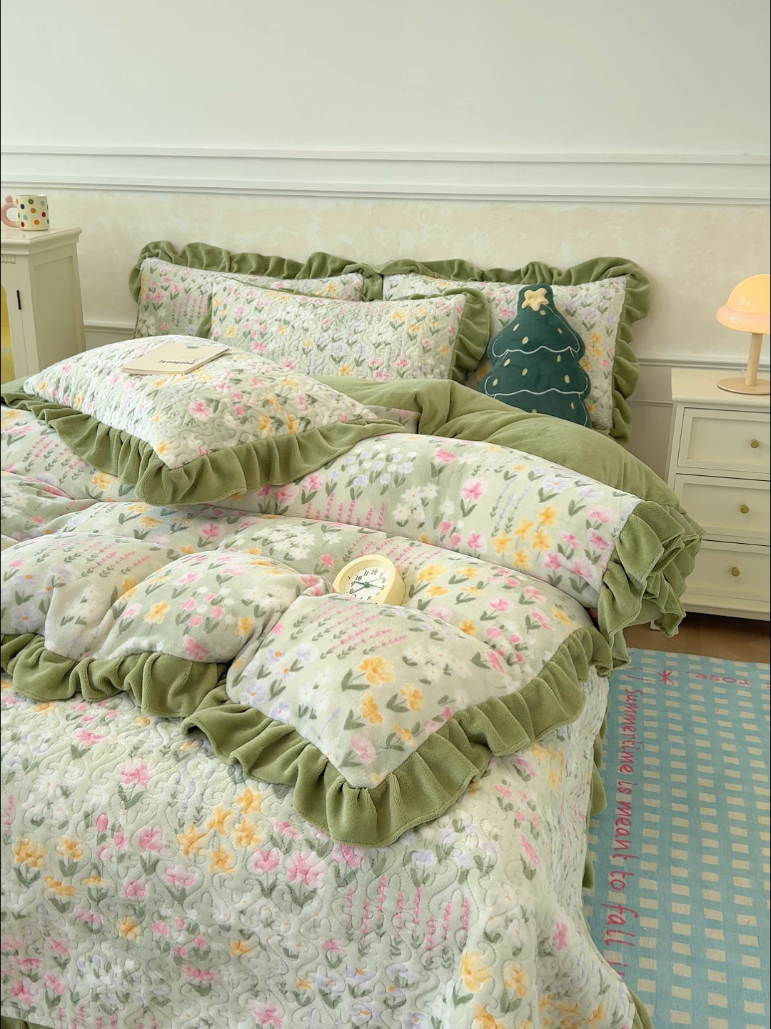 91家纺网 家纺一手货源 找家纺 归属 2025新款牛奶绒床盖四件套 春草盎然绿