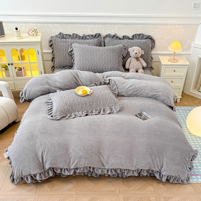 91家纺网 家纺一手货源 找家纺 归属 2025新款牛奶绒床盖四件套 高级灰