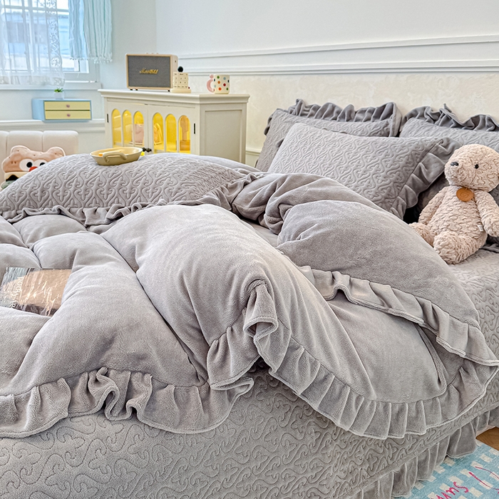 91家纺网 家纺一手货源 找家纺 归属 2025新款牛奶绒床盖四件套 高级灰