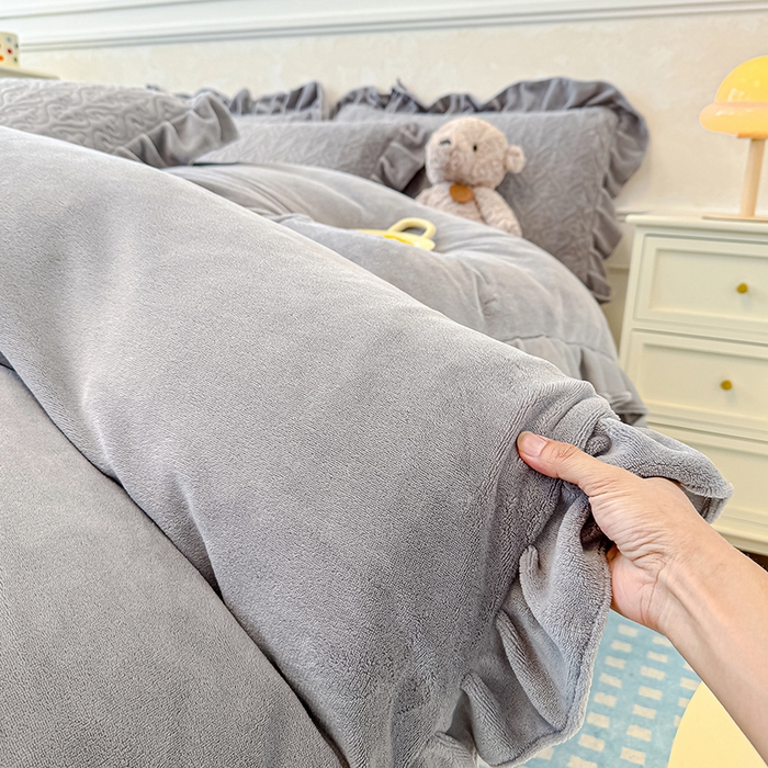 91家纺网 家纺一手货源 找家纺 归属 2025新款牛奶绒床盖四件套 高级灰