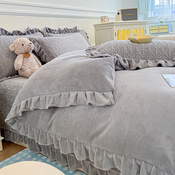 91家纺网 家纺一手货源 找家纺 归属 2025新款牛奶绒床盖四件套 高级灰