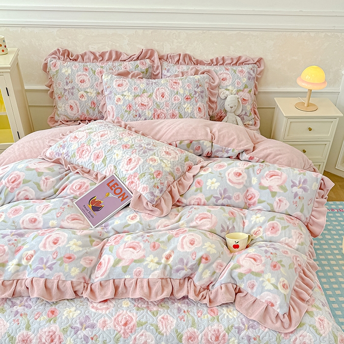 91家纺网 家纺一手货源 找家纺 归属 2025新款牛奶绒床盖四件套 花漾浅玫瑰
