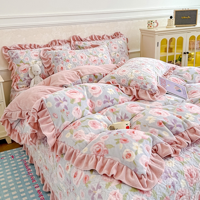 91家纺网 家纺一手货源 找家纺 归属 2025新款牛奶绒床盖四件套 花漾浅玫瑰