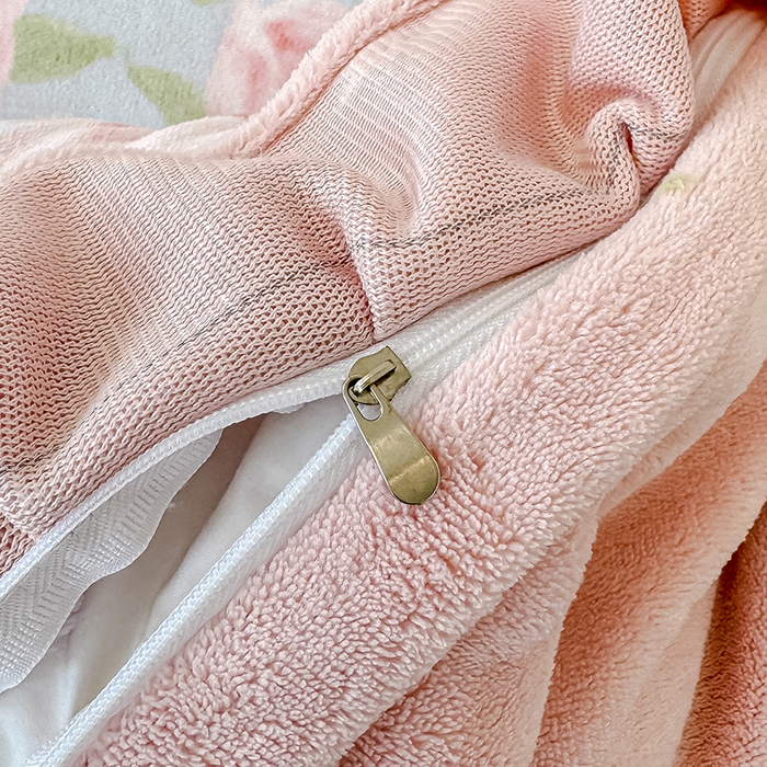 91家纺网 家纺一手货源 找家纺 归属 2025新款牛奶绒床盖四件套 花漾浅玫瑰