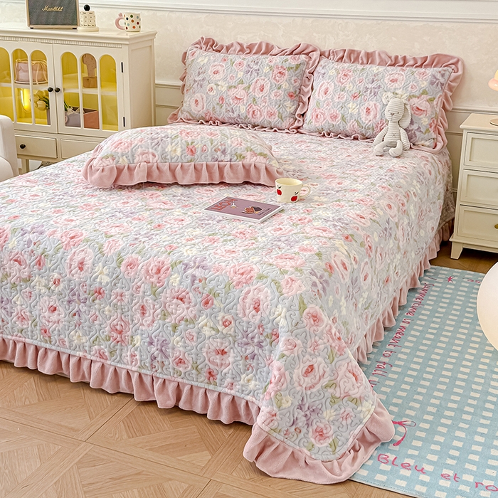 91家纺网 家纺一手货源 找家纺 归属 2025新款牛奶绒床盖四件套 花漾浅玫瑰