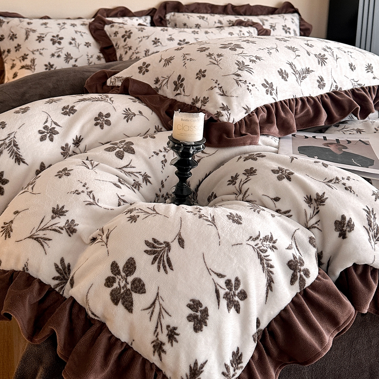 91家纺网 家纺一手货源 找家纺 三朵家纺 2025新款秋冬法式复古风法莱绒花边四件套 醉颜-咖