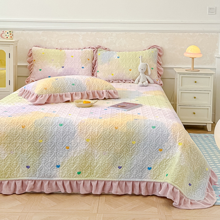 91家纺网 家纺一手货源 找家纺 归属 2025新款牛奶绒床盖四件套 幻彩甜爱心