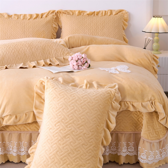 91家纺网 家纺一手货源 找家纺 畅畅家纺 2025新款11斤韩版冬季超柔加厚牛奶绒蝴蝶花边床盖四件套 布丁黄