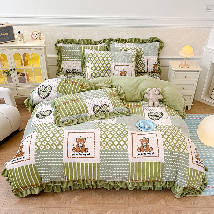 91家纺网 家纺一手货源 找家纺 归属 2025新款牛奶绒床盖四件套 佳期如梦熊