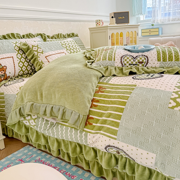 91家纺网 家纺一手货源 找家纺 归属 2025新款牛奶绒床盖四件套 佳期如梦熊