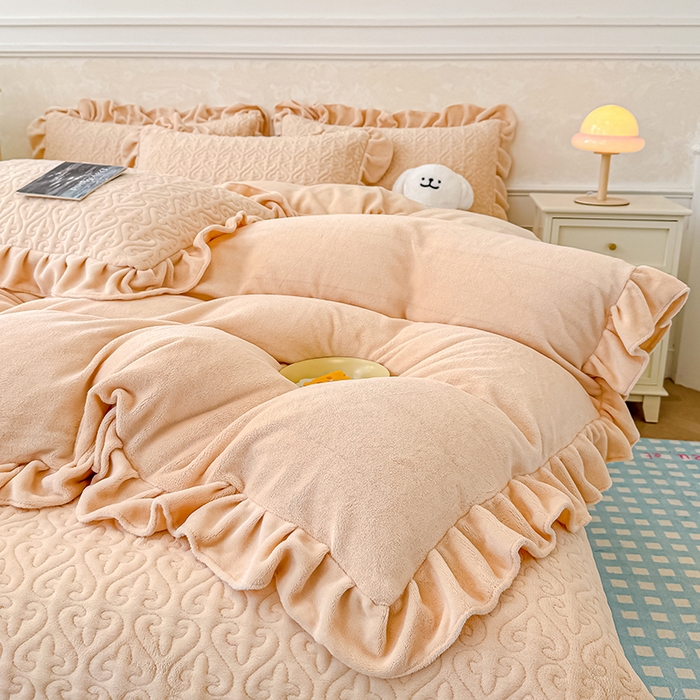 91家纺网 家纺一手货源 找家纺 归属 2025新款牛奶绒床盖四件套 卡其色