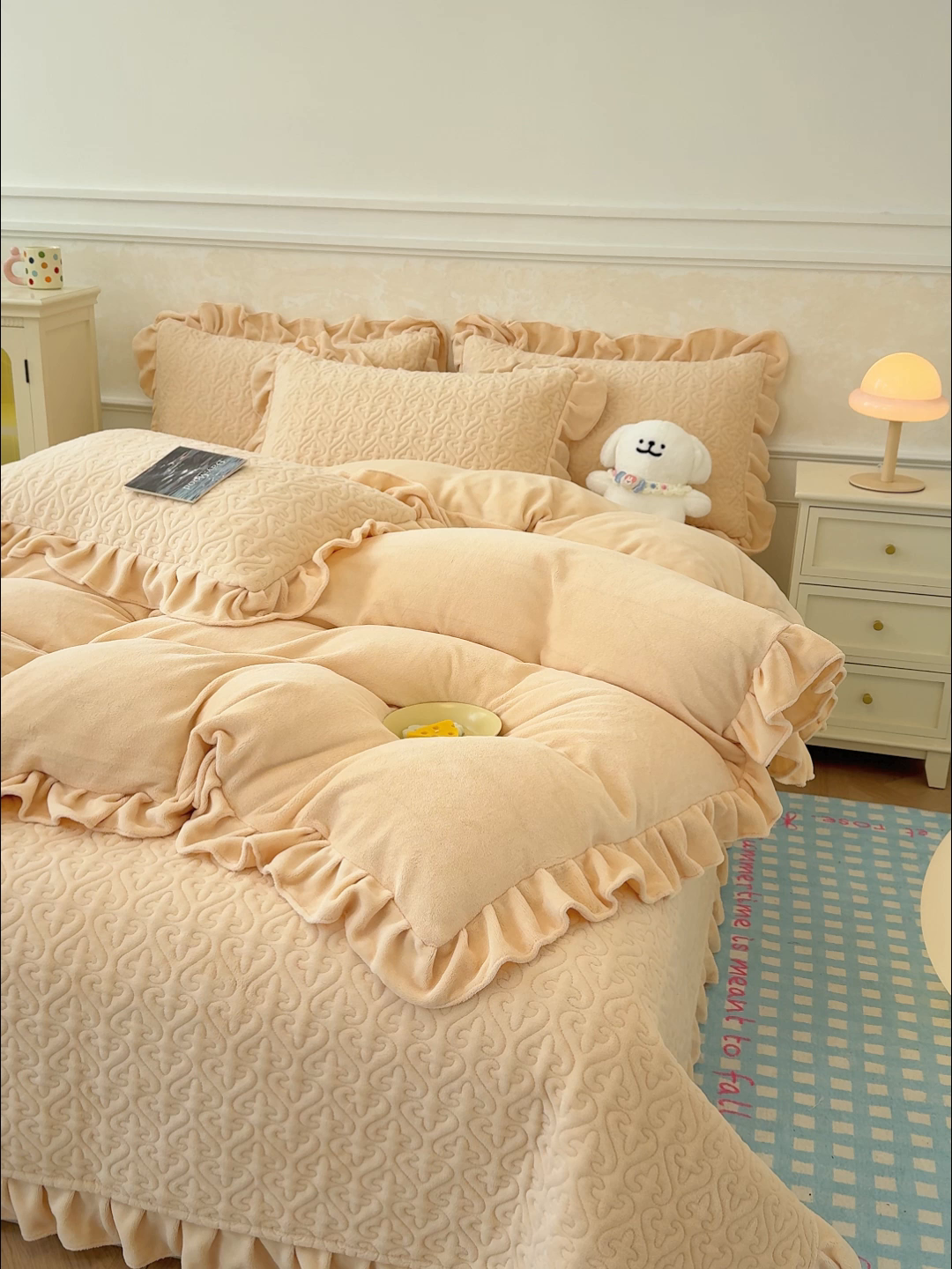 91家纺网 家纺一手货源 找家纺 归属 2025新款牛奶绒床盖四件套 卡其色