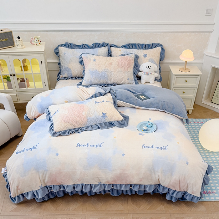 91家纺网 家纺一手货源 找家纺 归属 2025新款牛奶绒床盖四件套 浪漫星空蓝