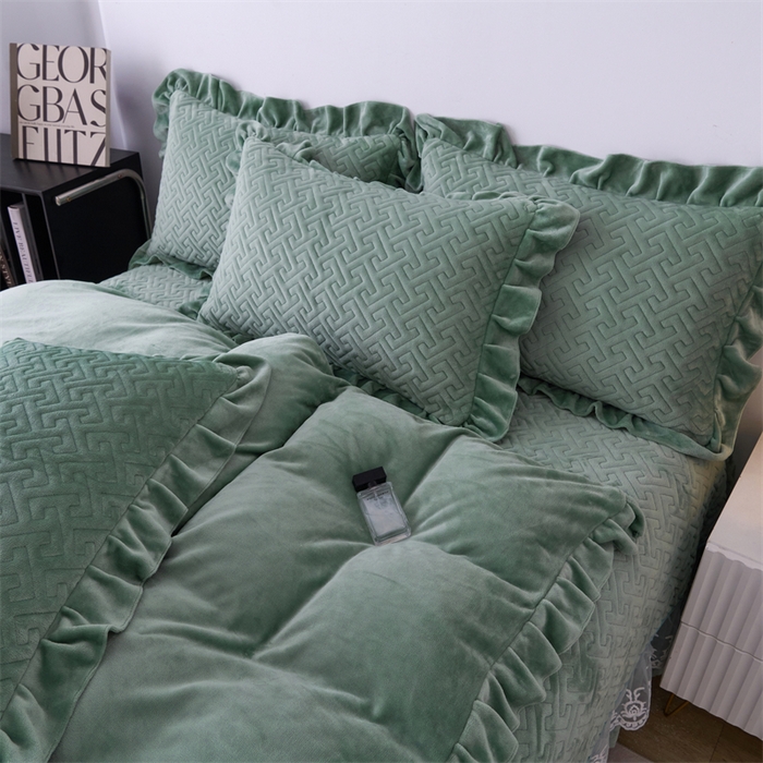 91家纺网 家纺一手货源 找家纺 畅畅家纺 2025新款11斤韩版冬季超柔加厚牛奶绒蝴蝶花边床盖四件套 果绿