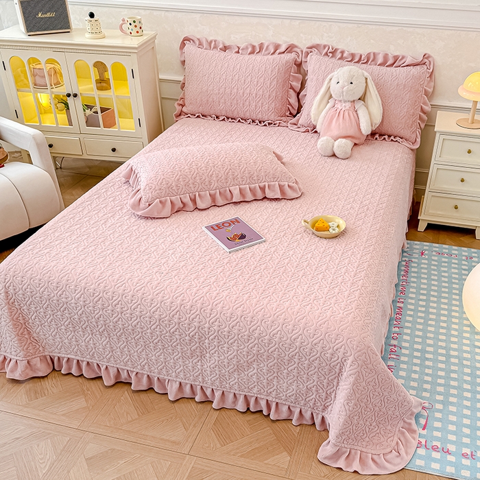 91家纺网 家纺一手货源 找家纺 归属 2025新款牛奶绒床盖四件套 琉璃粉