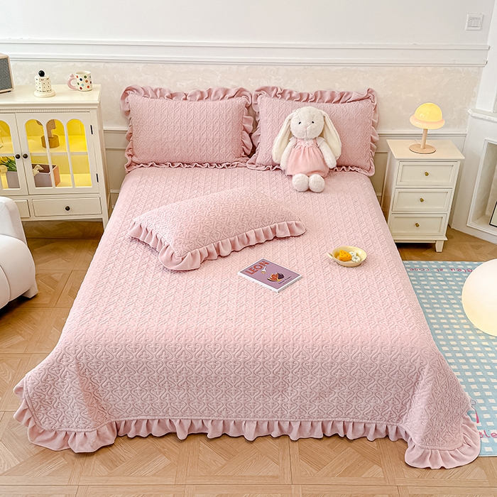 91家纺网 家纺一手货源 找家纺 归属 2025新款牛奶绒床盖四件套 琉璃粉