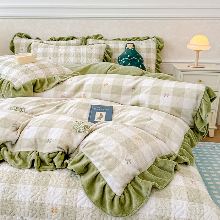 91家纺网 家纺一手货源 找家纺 归属 2025新款牛奶绒床盖四件套 绿韵蝴蝶结