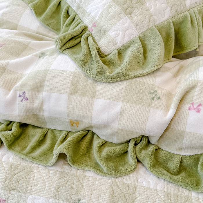 91家纺网 家纺一手货源 找家纺 归属 2025新款牛奶绒床盖四件套 绿韵蝴蝶结