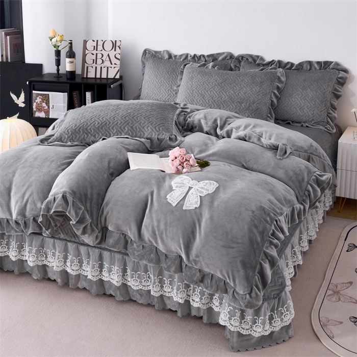 91家纺网 家纺一手货源 找家纺 畅畅家纺 2025新款11斤韩版冬季超柔加厚牛奶绒蝴蝶花边床盖四件套 浅灰