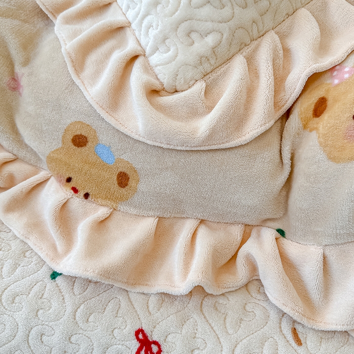 91家纺网 家纺一手货源 找家纺 归属 2025新款牛奶绒床盖四件套 奶油儿小熊