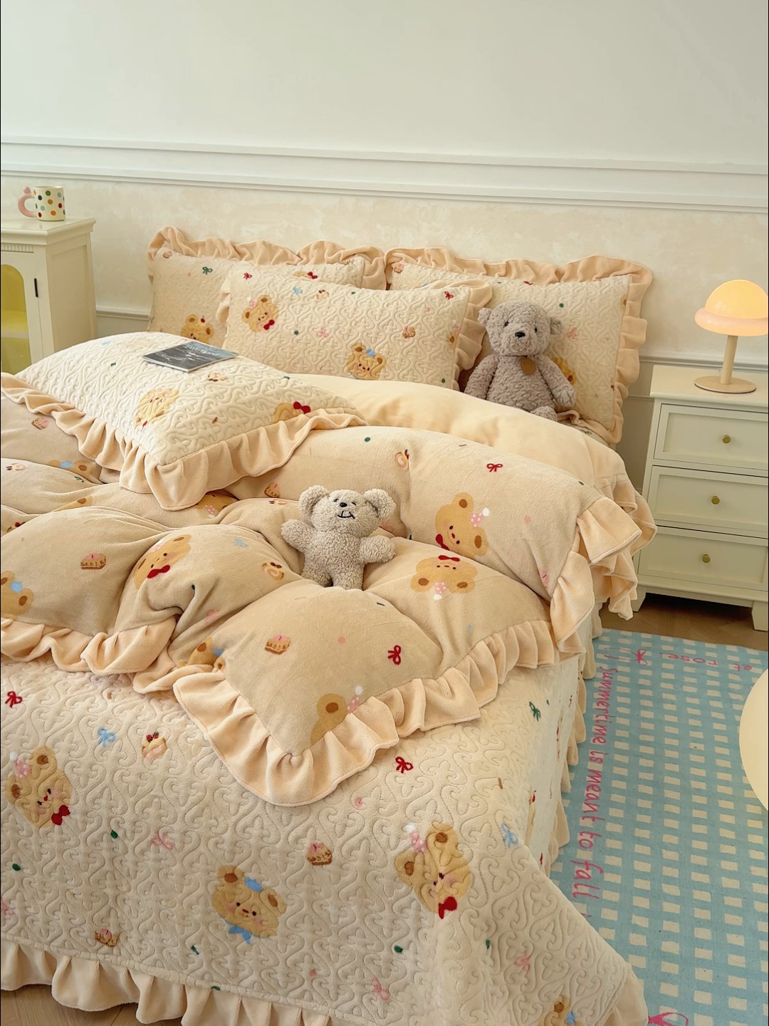 91家纺网 家纺一手货源 找家纺 归属 2025新款牛奶绒床盖四件套 奶油儿小熊