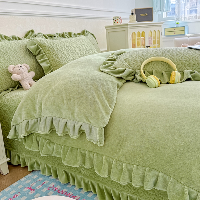 91家纺网 家纺一手货源 找家纺 归属 2025新款牛奶绒床盖四件套 苹果绿