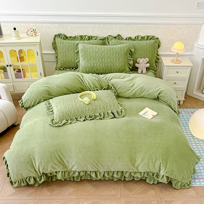 91家纺网 家纺一手货源 找家纺 归属 2025新款牛奶绒床盖四件套 苹果绿