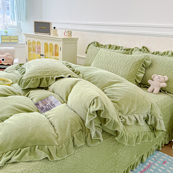 91家纺网 家纺一手货源 找家纺 归属 2025新款牛奶绒床盖四件套 苹果绿