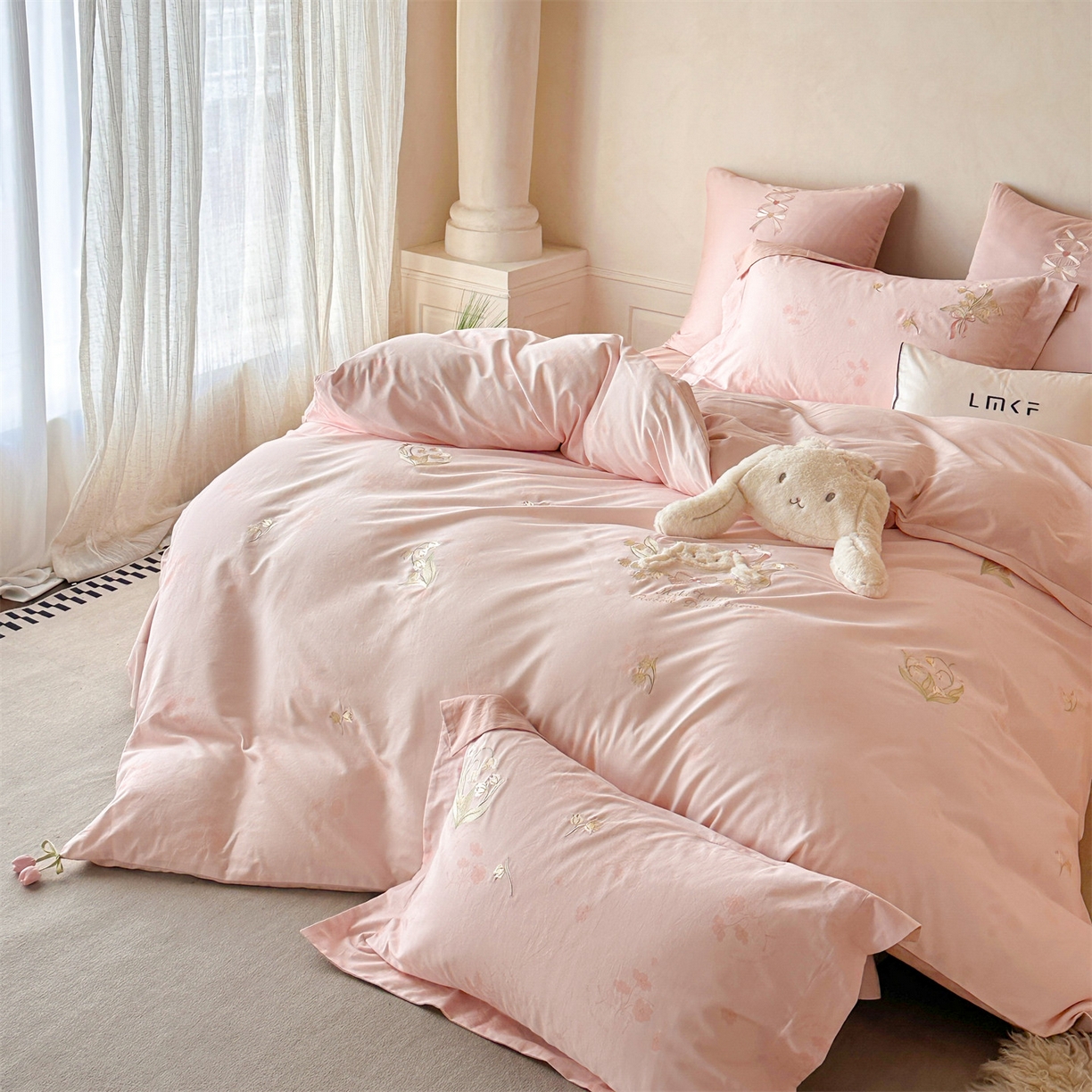 91家纺网 家纺一手货源 找家纺 （总）蓝米卡夫 2025秋冬-全棉60支磨毛印+绣-铃兰萌兔系列（礼盒包装）提供买家秀