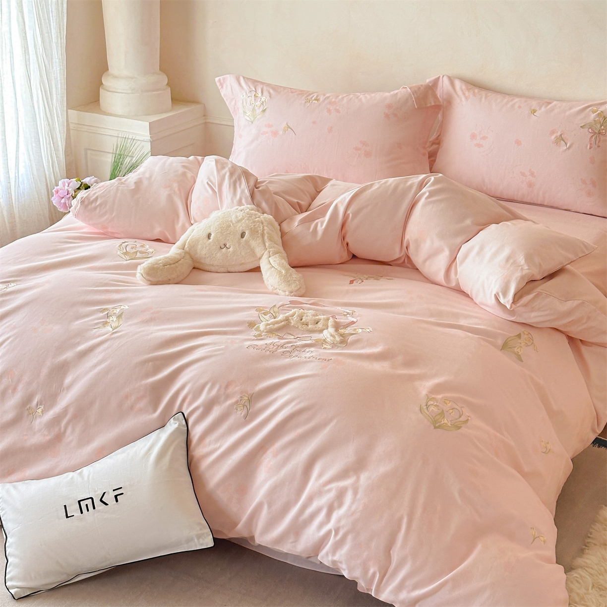 91家纺网 家纺一手货源 找家纺 （总）蓝米卡夫 2025秋冬-全棉60支磨毛印+绣-铃兰萌兔系列（礼盒包装）提供买家秀