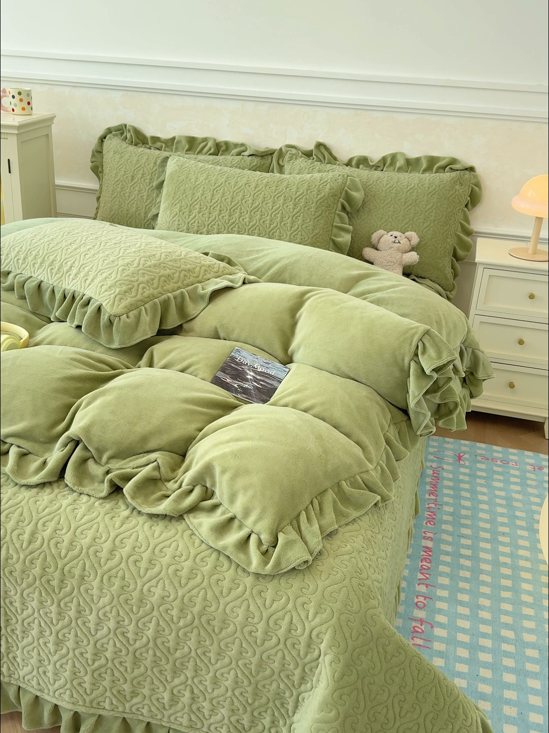 91家纺网 家纺一手货源 找家纺 归属 2025新款牛奶绒床盖四件套 苹果绿
