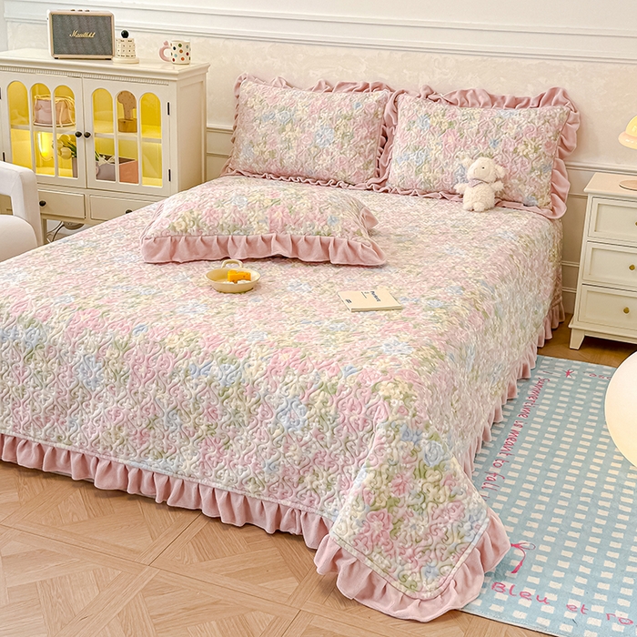 91家纺网 家纺一手货源 找家纺 归属 2025新款牛奶绒床盖四件套 碎花绮梦粉