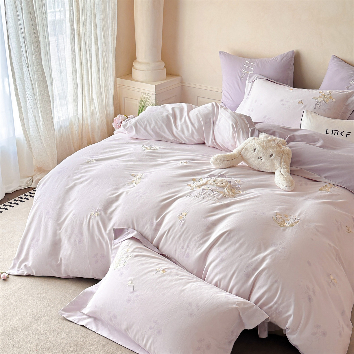 91家纺网 家纺一手货源 找家纺 蓝米卡夫 2025秋冬-全棉60支磨毛印+绣-铃兰萌兔系列（礼盒包装）提供买家秀 铃兰萌兔-紫