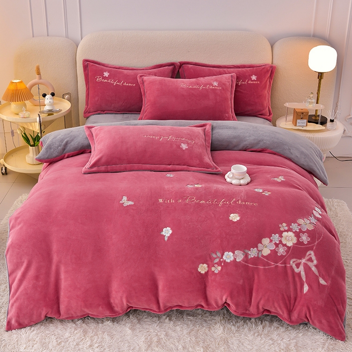 91家纺网 家纺一手货源 找家纺 （总）畅畅家纺 2025新款A类亲肤舒适高克重牛奶绒绣花刺绣系列冬季四件套-花海