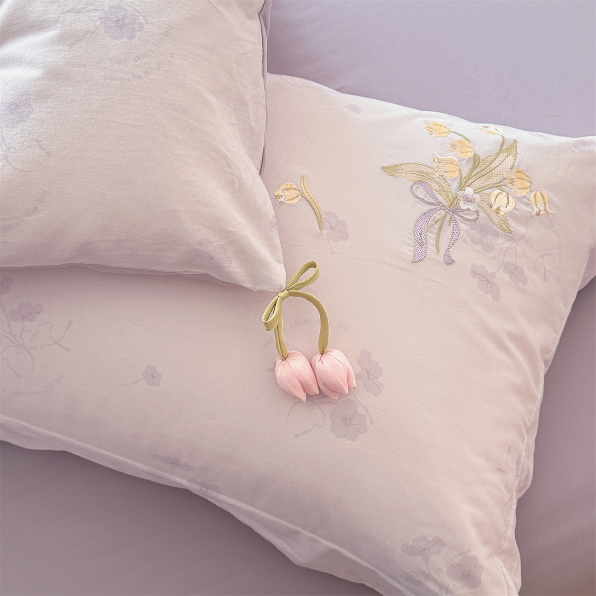 91家纺网 家纺一手货源 找家纺 蓝米卡夫 2025秋冬-全棉60支磨毛印+绣-铃兰萌兔系列（礼盒包装）提供买家秀 铃兰萌兔-紫